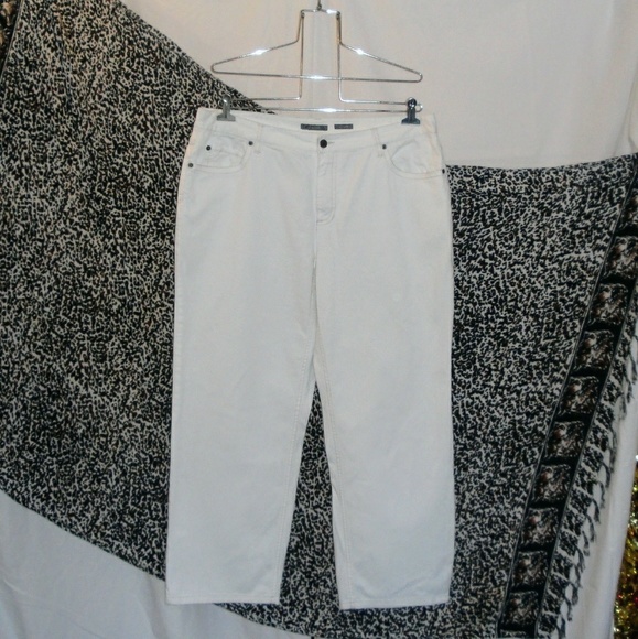 Liz Claiborne Denim - Liz CClaiborne White Boyfriend Fit Jeans Sz 16